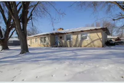 2  Riverdale Cir, Watertown, WI 53094 - Photo 1