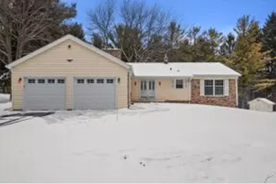 11120  Hidden Valley Dr, Cedarburg, WI 53012 - Photo 1