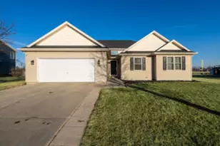242 Cotton Grass Ln, Walworth, WI 53184 - Photo 1