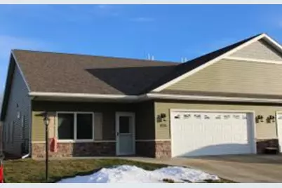 826  Prairie Gdns, Kewaskum, WI 53040 - Photo 1