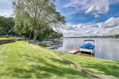 320 E Pleasant St, Oconomowoc, WI 53066 - Photo 1