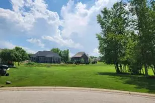 N19W24667 River Edge Ct, Pewaukee, WI 53072 - Photo 1