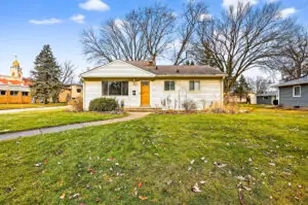 604 Renson Rd, Hartland, WI 53029 - Photo 1