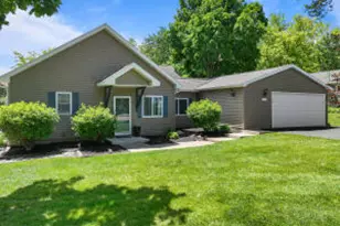 163 Fontana Ave, Fontana, WI 53125 - Photo 1