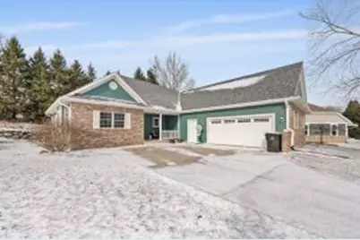 1457  Red Oak Dr, Hartford, WI 53027 - Photo 1