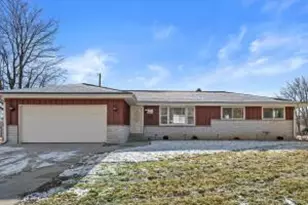 N91W17639 St Regis Dr, Menomonee Falls, WI 53051 - Photo 1