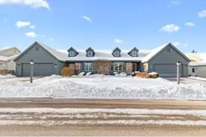 W179N9885  Riversbend Cir, Germantown, WI 53022 - Photo 1