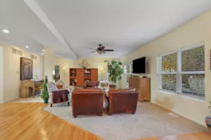 699 S Stone Rdg Dr, Lake Geneva, WI 53147 - Photo 7