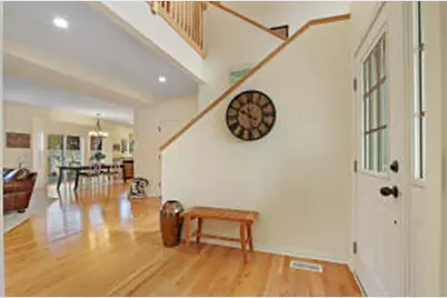 699 S Stone Ridge Dr, Lake Geneva, WI 53147 - Photo 5