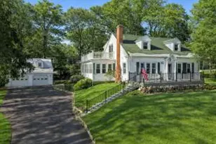 1076 Shabbona Dr, Fontana, WI 53125 - Photo 1