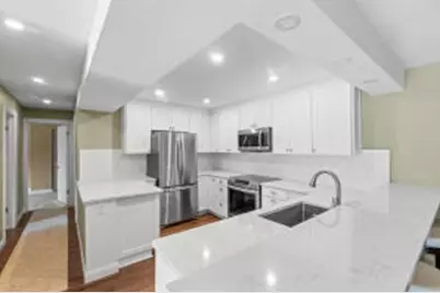 321  Park Hill Dr, Pewaukee, WI 53072 - Photo 1