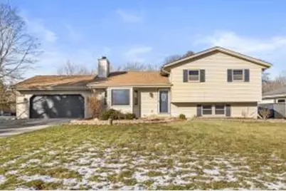 702  Fox Knoll Dr, Racine, WI 53185 - Photo 1