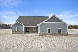 W399S10935 Connor Dr, Eagle, WI 53119 - Photo 1