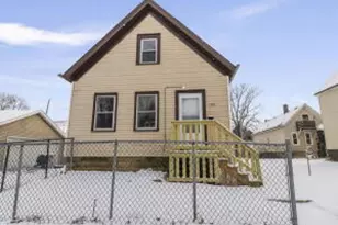 2558 N 24th St, Milwaukee, WI 53206 - Photo 1