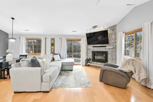 18500 Brookfield Lake Dr, Brookfield, WI 53045 - Photo 1