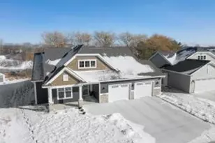 372 Vintage Dr, Sheboygan Falls, WI 53085 - Photo 1