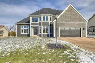 1125 Carlee Ann Ln, Pewaukee, WI 53072 - Photo 1