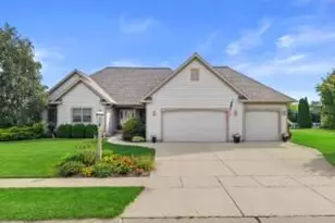 1289 Ridgeside Rd, Oconomowoc, WI 53066 - Photo 1