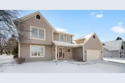 417  Deer Ridge Dr, West Bend, WI 53095 - Photo 1