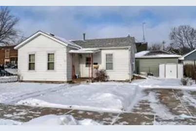 476  8th St, Winona, MN 55987 - Photo 1