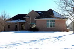 4707 W Jenna Ct, Franklin, WI 53132 - Photo 1