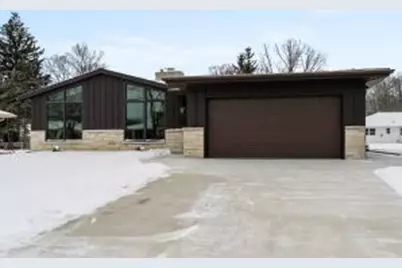 2117  Menasha Ave, Manitowoc, WI 54220 - Photo 1