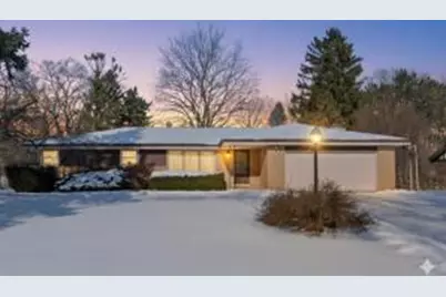 8824 W Dosie Ave, Greenfield, WI 53228 - Photo 1