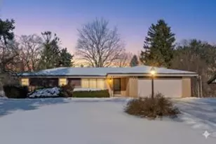 8824 W Dosie Ave, Greenfield, WI 53228 - Photo 1