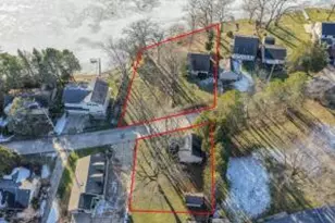 5604 W Peninsula Dr, Racine, WI 53185 - Photo 1