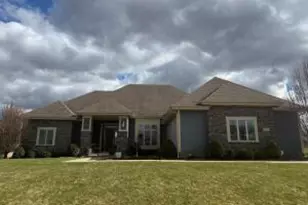 N36W23471 Oak Hill Ln, Pewaukee, WI 53072 - Photo 1