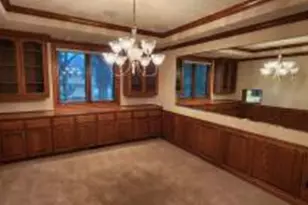 8098 S Meadowcreek Ct, Franklin, WI 53132 - Photo 13