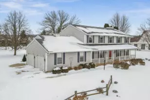 909 Country Club Ln, Fond du Lac, WI 54935 - Photo 1