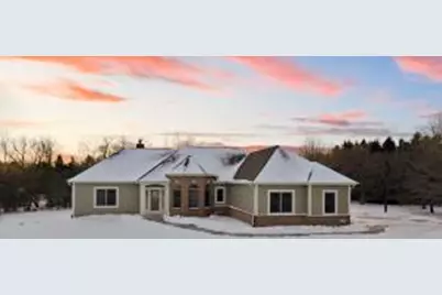 573  Kettle Rdg, Richfield, WI 53017 - Photo 1
