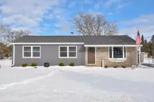 N61W23804 Sumac Ln, Sussex, WI 53089 - Photo 1