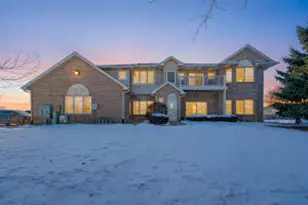 1520 Raintree Ln, Racine, WI 53406 - Photo 1