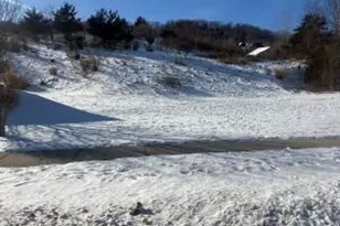 953 Aspen Valley Dr, Onalaska, WI 54650 - Photo 1