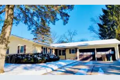 913  Chapel Hill Rd, Madison, WI 53711 - Photo 1