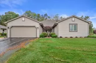 W175N8151 Robin Cir, Menomonee Falls, WI 53051 - Photo 1