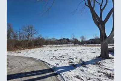 10506 N Pine Tree Cir, Mequon, WI 53092 - Photo 1