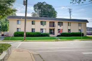 305 Maple Ave, Waukesha, WI 53186 - Photo 1