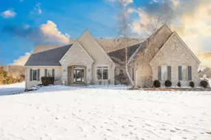 W330S10080 Genevieve Dr, Mukwonago, WI 53149 - Photo 1