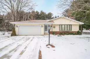2864 N Apache Rd, Sheboygan, WI 53083 - Photo 1