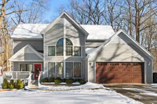 56 Rolling Green Dr, Fontana, WI 53125 - Photo 1