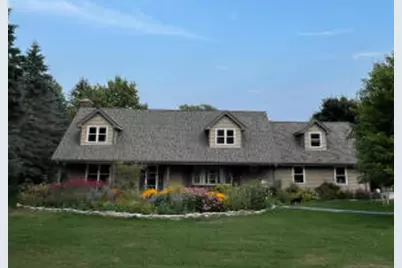 1746  Malibu Dr, Cedarburg, WI 53012 - Photo 1