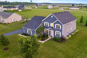 465 Chasefield Dr, Williams Bay, WI 53191 - Photo 1