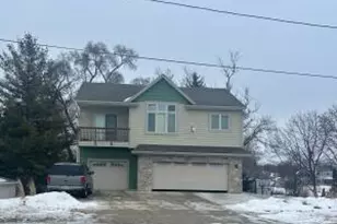 460/460A Cottonwood Ave, Hartland, WI 53029 - Photo 1