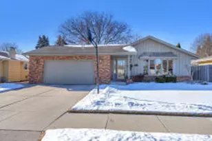 2418 W Mark Dr, Sheboygan, WI 53083 - Photo 1