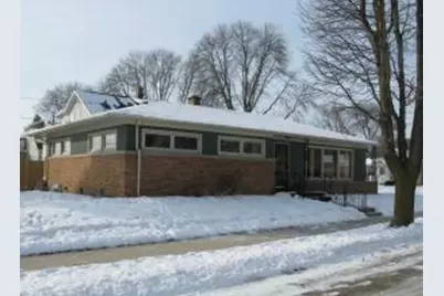 2021  Garfield Ave, Sheboygan, WI 53081 - Photo 1