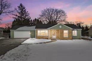 N62W23905 Sunset Dr, Sussex, WI 53089 - Photo 1