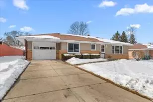 632 S 16th Ave, West Bend, WI 53095 - Photo 1